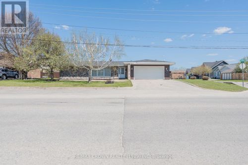 {{alt}} | Card Image