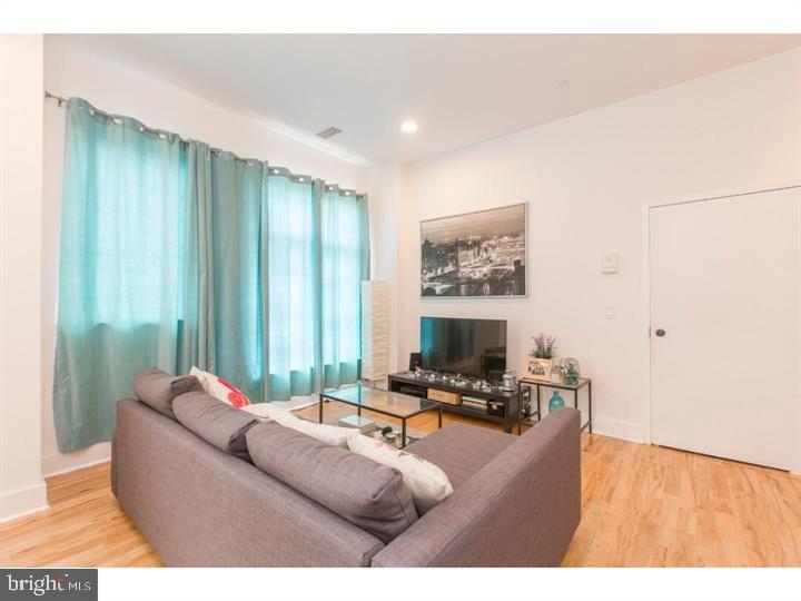 Commercial Sale in PHILADELPHIA 5