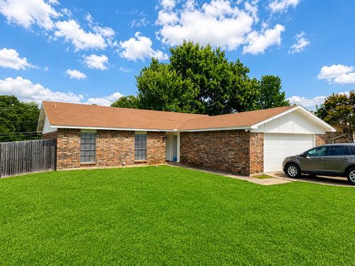 2304 Chinaberry Dr, Bedford, TX, 76021-5210 | Card Image