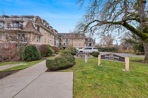 301-4536 Viewmont Ave, Saanich, BC, V8Z5L3 | Card Image