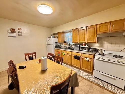 11211 95th Ave, South Richmond Hill, NY, 11419-1144 | Card Image