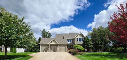 21157 Ridgewood Trl, Lakeville, MN, 55044-8081 | Card Image