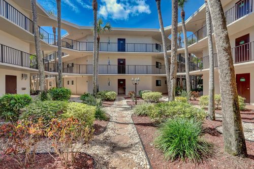 215-5100 Las Verdes Cir, Delray Beach, FL, 33484-8094 | Card Image