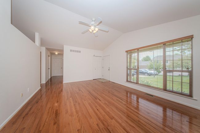 128 Commons Cir, Condo with 2 bedrooms, 2 bathrooms and null parking in Saline MI | Image 8