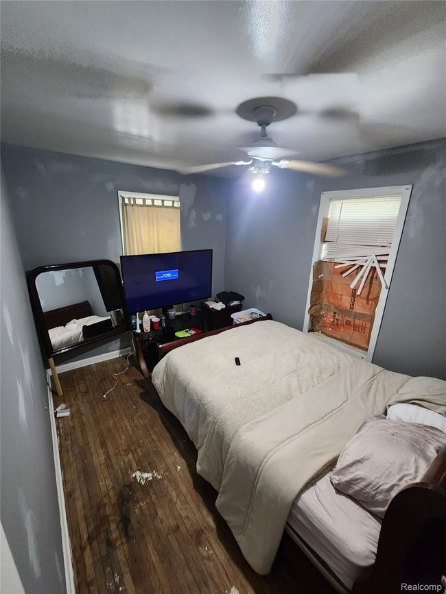 8) 1st level Bedroom 2 - 2518 Thom St. Flint .jpg | Image 11