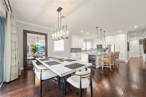 4d-646 Vintage Reserve Cir, NAPLES, FL, 34119-1390 | Card Image