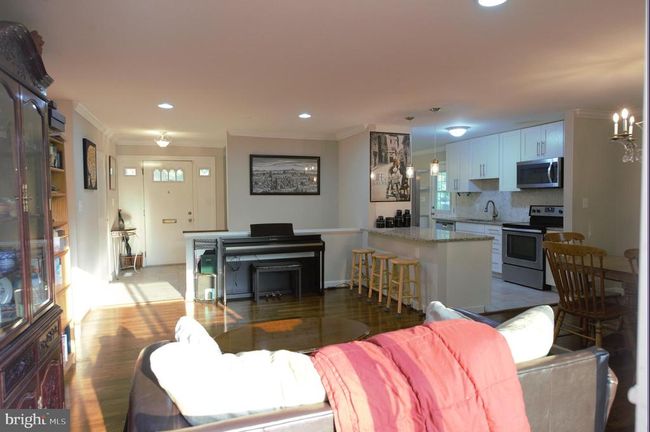 6403 Limerick Ct, House other with 4 bedrooms, 3 bathrooms and null parking in SPRINGFIELD VA | Image 6