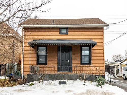 30 Elm St, Saint Catharines, ON, L2P2B7 | Card Image