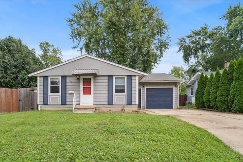 608 Maple St, Bloomington, IL, 61701-5516 | Card Image