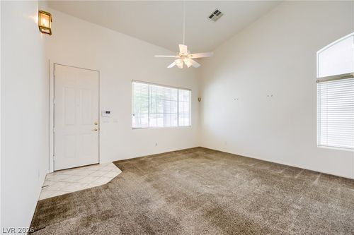 995 Courtney Valley Street, Henderson, NV, 89052 | Card Image