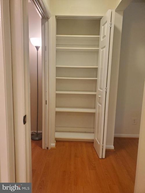 unit-1a-11627 Vantage Hill Rd, RESTON, VA, 20190-3428 | Card Image
