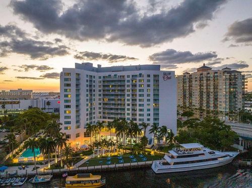 615-2670 E Sunrise Blvd, Fort Lauderdale, FL, 33304-3206 | Card Image