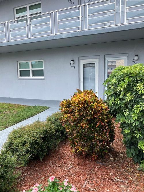 unit-d103-5660 80th St N, ST PETERSBURG, FL, 33709-5814 | Card Image
