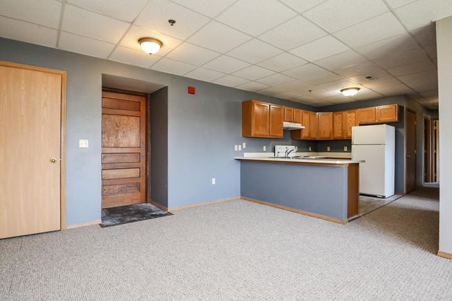 Unit 2 living and kitchen | Image 15