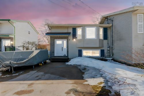 7 Mathers Crt, Timberlea, NS, B3T1A4 | Card Image