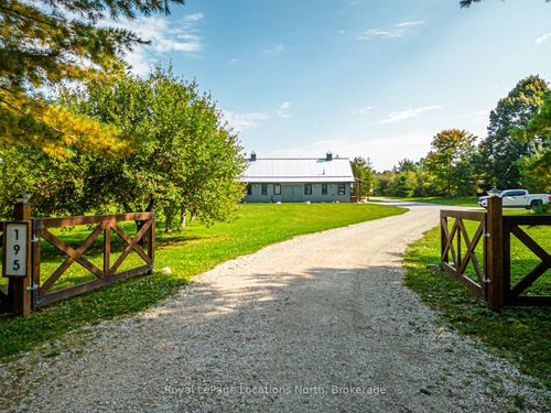 195 Centre St, Meaford, ON, N4L0A5 | Card Image