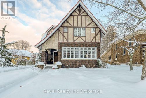 140 Vansittart Ave, Woodstock, ON, N4S6E6 | Card Image