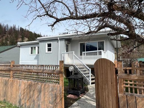 810 Tonquin Street, Jasper, AB, T0E1E0 | Card Image