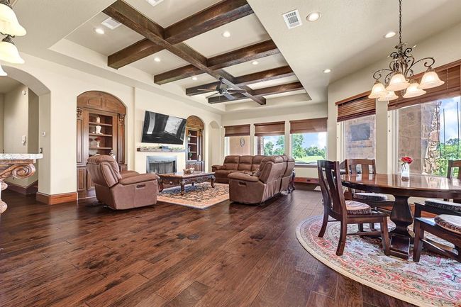 Open Floor Plan with lots of natural lighting. | Image 12