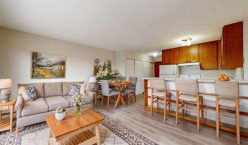 205-2216 Pleasant Avenue, Minneapolis, MN, 55404 | Card Image