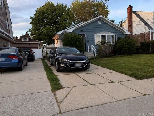 23 Allen St, Hempstead, NY, 11550-7315 | Card Image