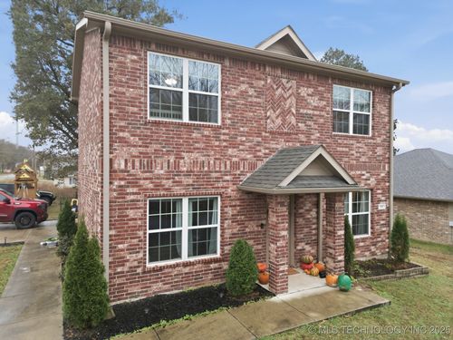 108 Ne 6th St, Wilburton, OK, 74578-3012 | Card Image