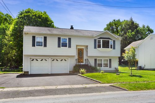 34 Plumtrees Rd, Bethel, CT, 06801-1543 | Card Image