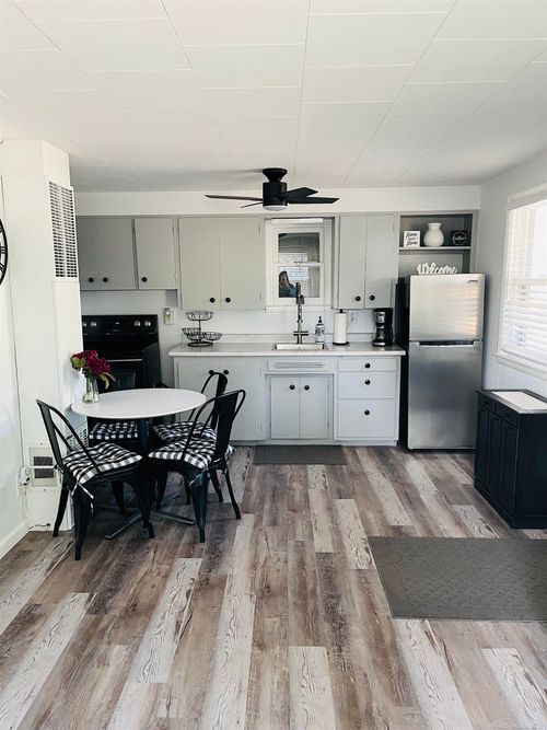 199 Gasoline Aly, Houghton Lake, MI, 48629-9236 | Card Image