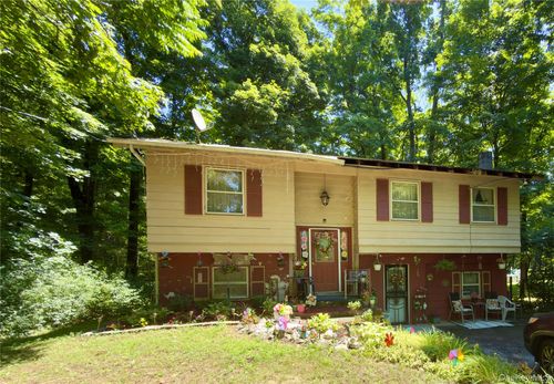 26 W Cookingham Drive, Hyde Park, NY, 12580 | Card Image