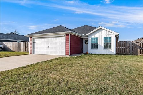 920 S Crow Street, Siloam Springs, AR, 72761 | Card Image