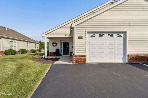 1572 Pine Cone Cir, Kingsport, TN, 37660-4196 | Card Image