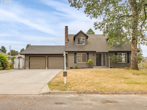 611 Nw 4th Pl, Battle Ground, WA, 98604-8061 | Card Image