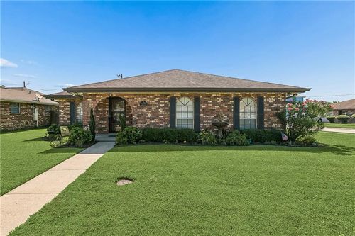 3217 Jennifer Ct, Marrero, LA, 70072-5943 | Card Image