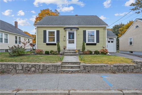 68 Dean Avenue, Smithfield, RI, 02917 | Card Image