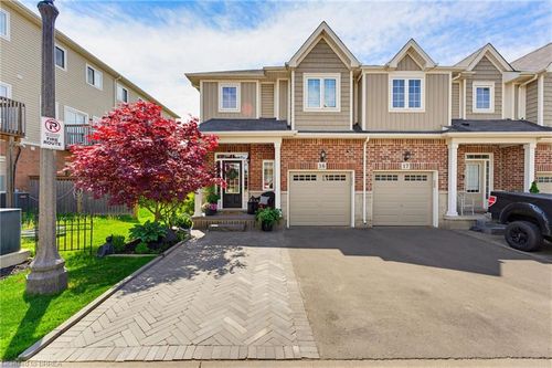 16-100 Chester Dr, Cambridge, ON, N1T0C8 | Card Image