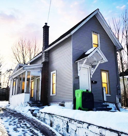 135 Mitchell St, Jackson, MI, 49203-3232 | Card Image