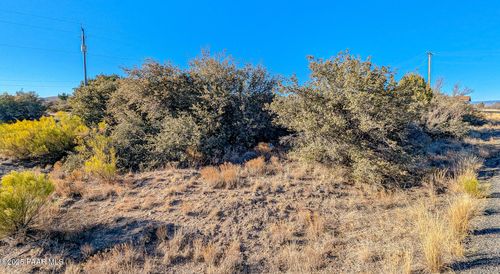 16220 S Black Mountain Rd, Mayer, AZ, 86333-2604 | Card Image