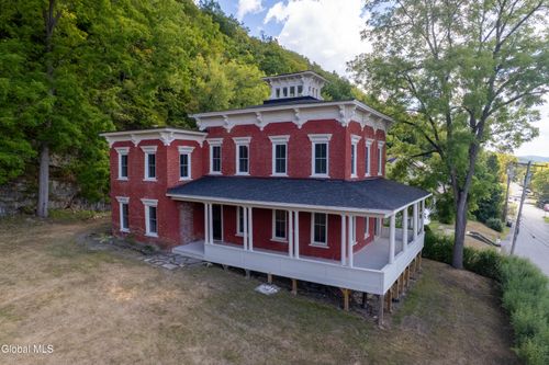 8 Mountain St, Whitehall, NY, 12887-1302 | Card Image