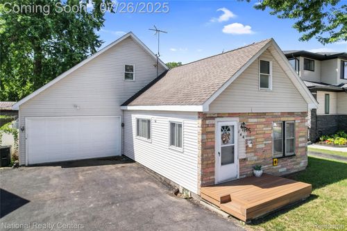 144 Coalmont St, Walled Lake, MI, 48390-3327 | Card Image