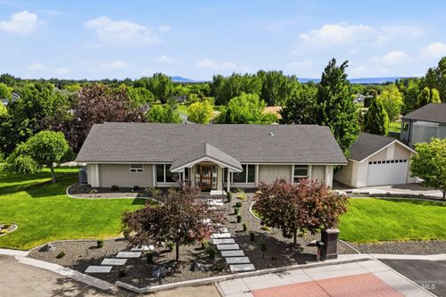 2020 Primrose Ln, Nampa, ID, 83686-8592 | Card Image