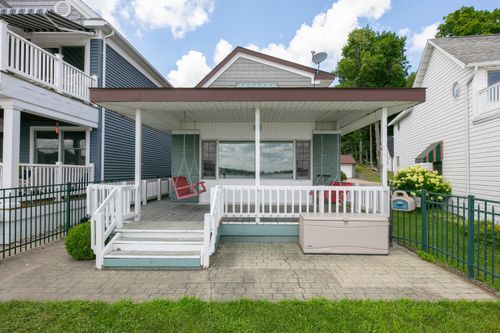 22175 Forest Hall Ave, Cassopolis, MI, 49031-9413 | Card Image