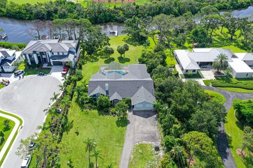 4935 Riverwood Ave, Sarasota, FL, 34231-4235 | Card Image