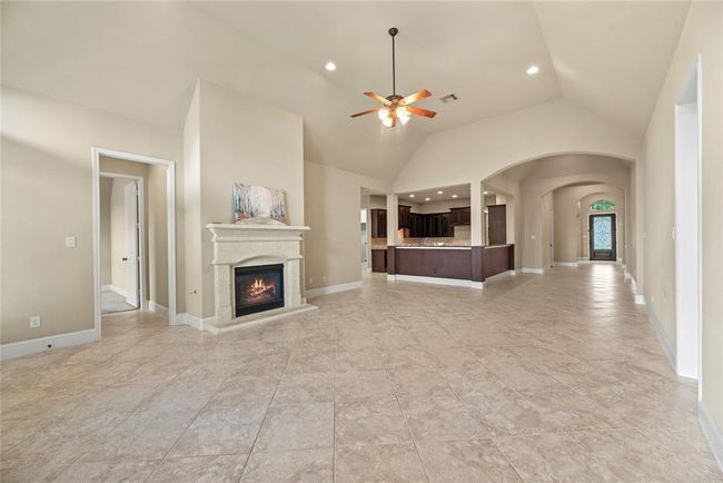 Expansive open concept living is great for entertaining and family gatherings. | Image 14