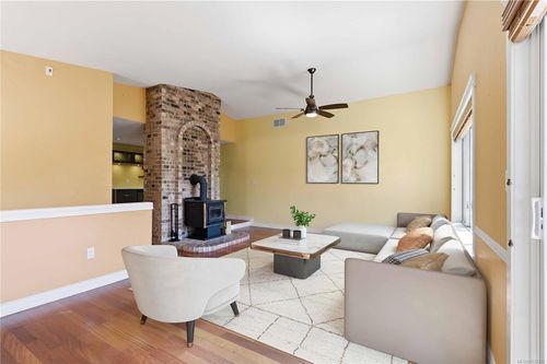 1252 Stancil Lane, View Royal, BC, V8Z1R5 | Card Image