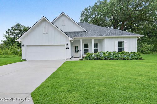 127 Lemoyne St, Bay Saint Louis, MS, 39520 | Card Image
