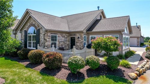 1942 Woods Dr, Streetsboro, OH, 44241-4657 | Card Image