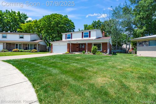 2900 Barton Dr, Sterling Heights, MI, 48310-3609 | Card Image