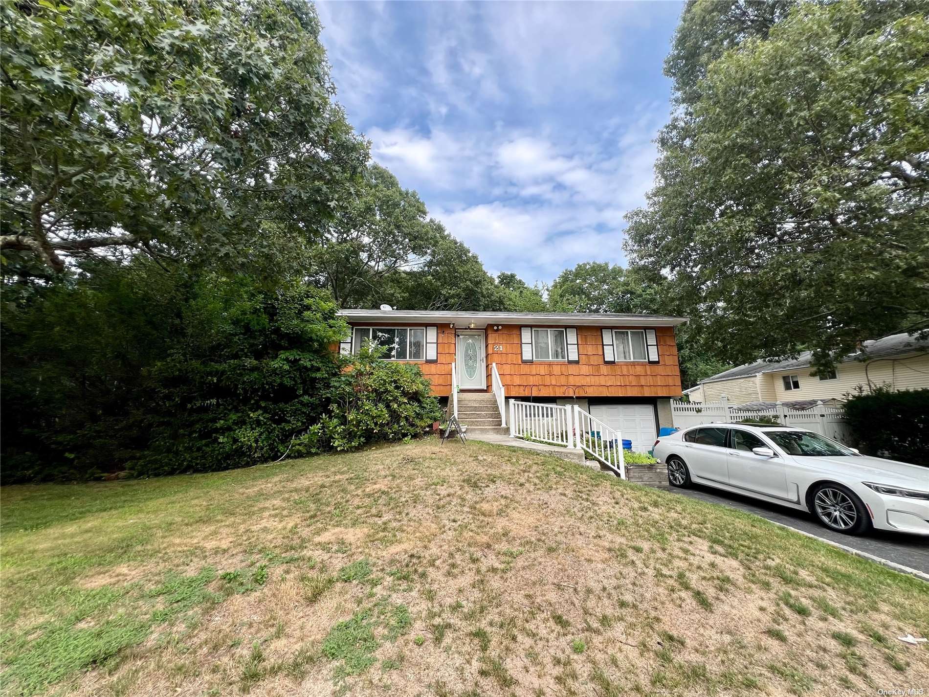 New Ln, Selden, NY 11784