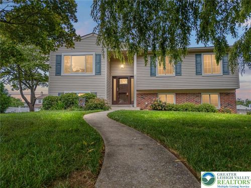 4815 Hemlock St, Allentown, PA, 18106-9416 | Card Image