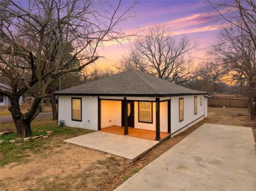 2350 W Cherry St, Paris, TX, 75460-3642 | Card Image